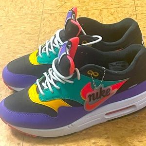NIKE AIR MAX AM1